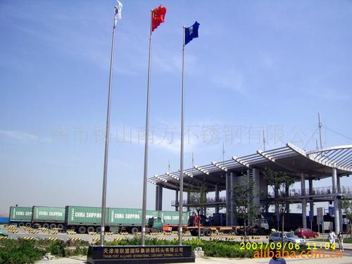 怎么让福建旗杆的旗绳无论怎么运动都不会被卡