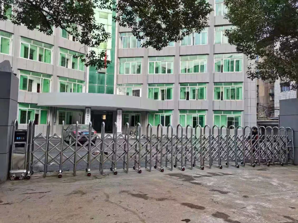 江西省南昌市进贤县社区管理委员会不锈钢伸缩门