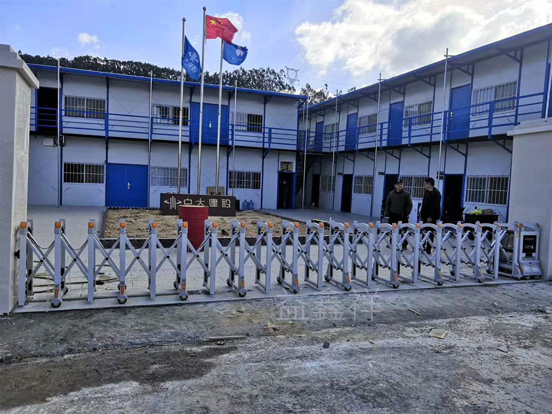 中大建设铝合金伸缩门