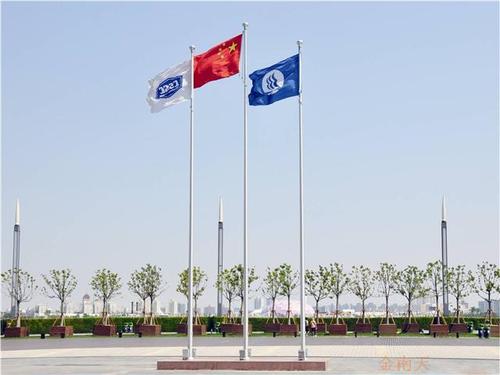 不锈钢旗杆上操作失误要如何避免？