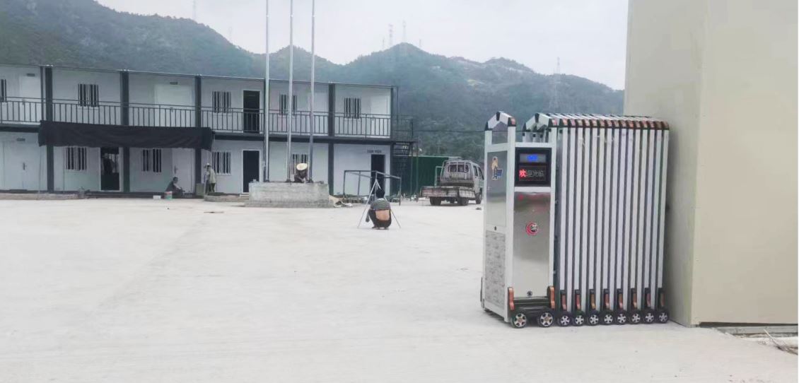 铝合金伸缩门——宁德市霞浦县渔洋中学