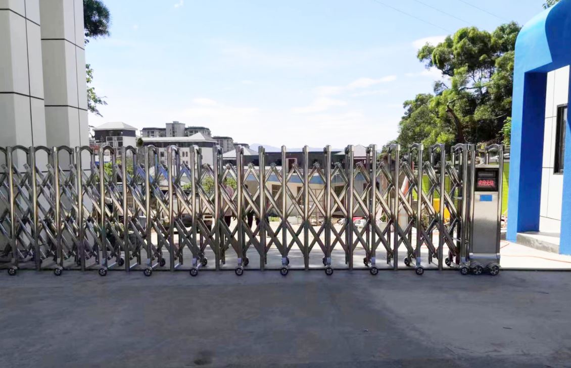 福建航运学校 ——304不锈钢伸缩门